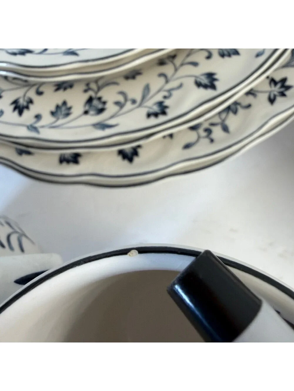 Nikko Fine Tableware Blue Floral Porcelain Set - 8 Pieces - Storage Location B-1